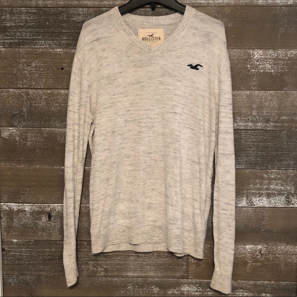 Men’s Hollister V-Neck Sweater- Size Small